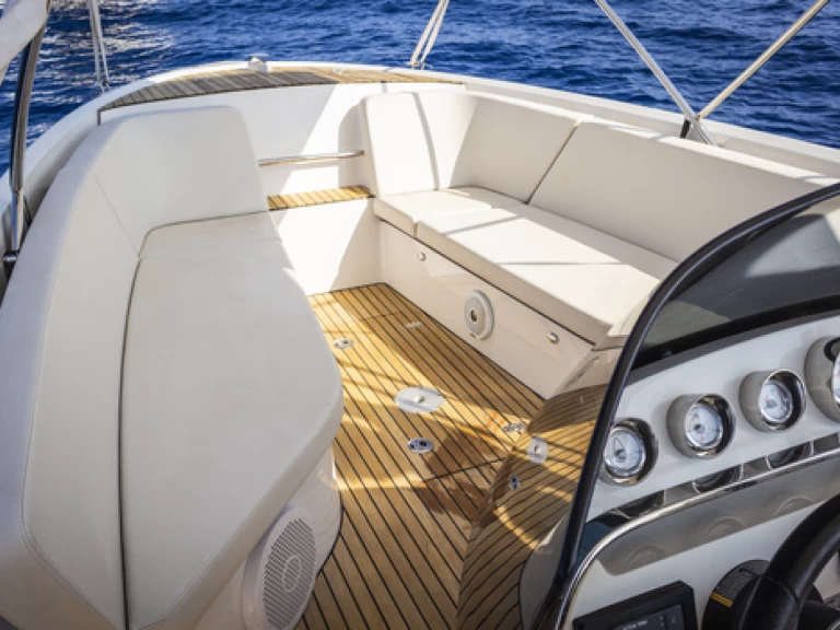 Jachthuur in El Toro - Frauscher 858 fantom Air via SamBoat