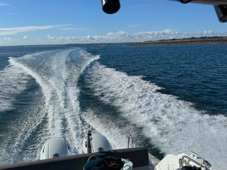 Jachthuur in Saint-Quay-Portrieux - Jeanneau Cap Camarat 9.0 CC via SamBoat