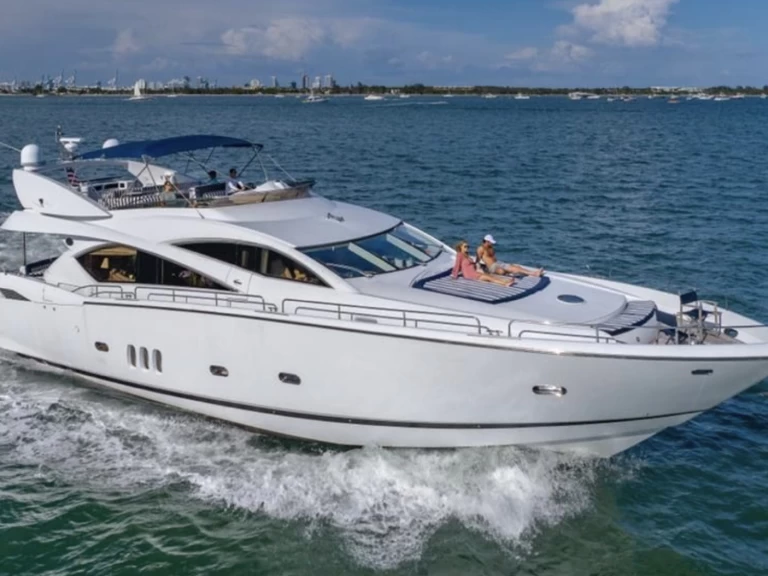 Sunseeker Manhattan 80 te huur van particulier of professional in Miami Beach