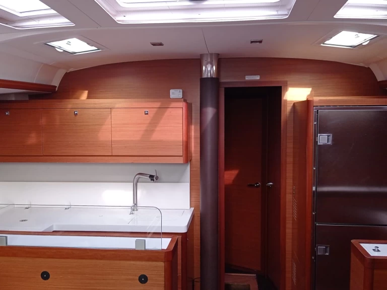 Huur een Dufour Dufour 530 in Seget Donji