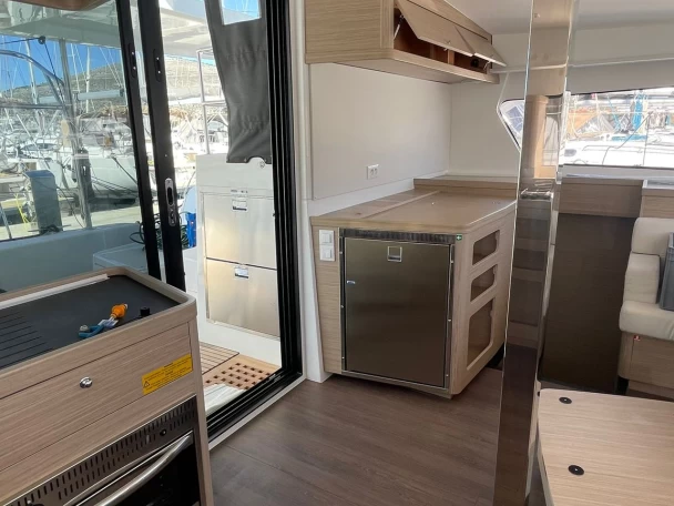 Huur een Lagoon Lagoon 42 in Trogir