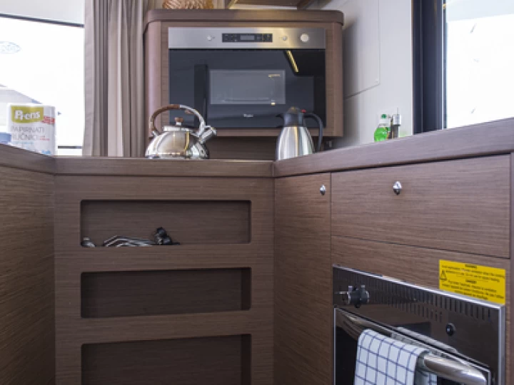 Verhuur Catamaran Lagoon met vaarbewijs