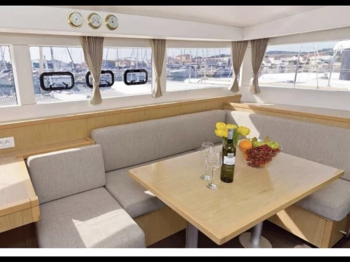 Verhuur Catamaran Lagoon met vaarbewijs