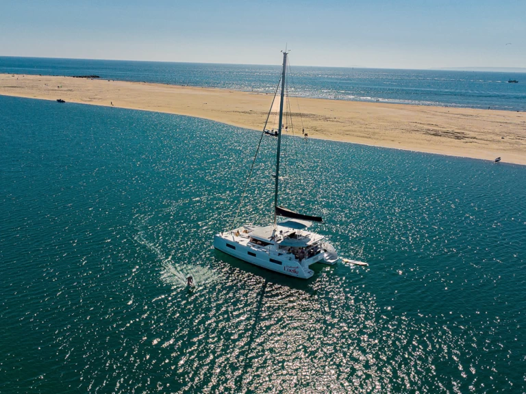 Verhuur Catamaran Lagoon met vaarbewijs