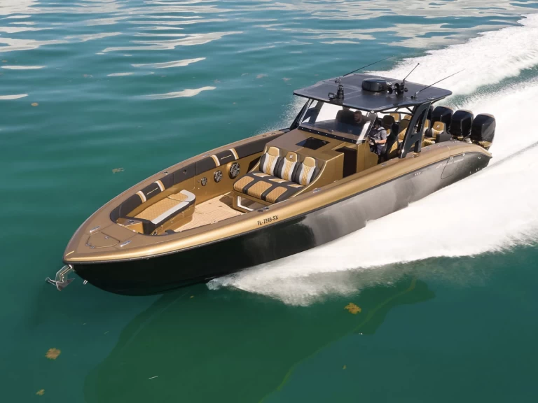 Midnight Express 43 te huur van particulier of professional in Charlotte Amalie