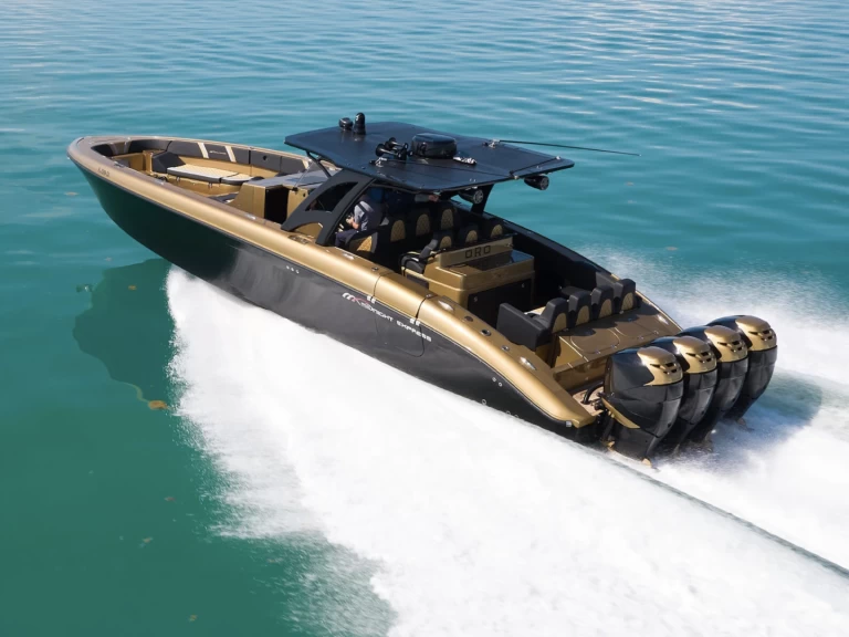 Huur een Midnight Express 43 in Charlotte Amalie