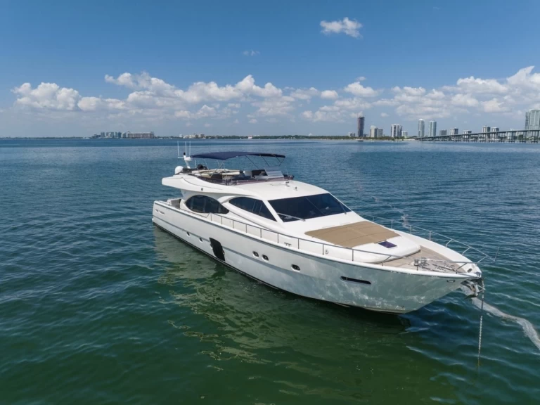 Verhuur Jacht Ferretti met vaarbewijs