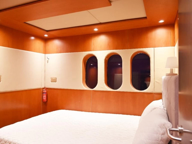 Jacht te huur in Dubai Marina voor de beste prijs