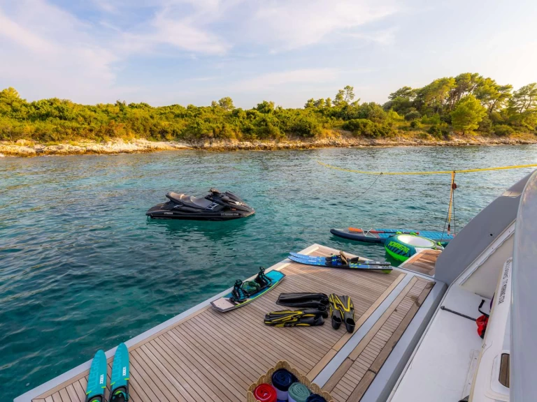 Bootverhuur Ferretti Morning Star in Kumbor via SamBoat