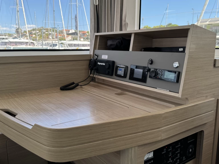 Verhuur Catamaran in Trogir - Lagoon Lagoon 42