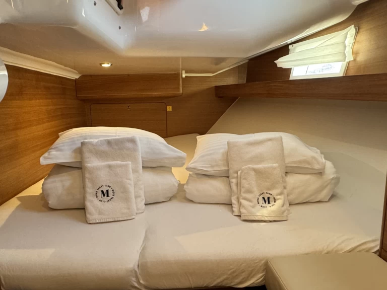 Huur een Elan Impression 45.1 in Trogir