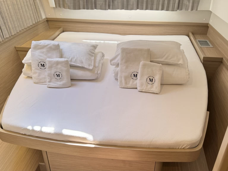 Bootverhuur Lagoon Lagoon 42 in Trogir via SamBoat