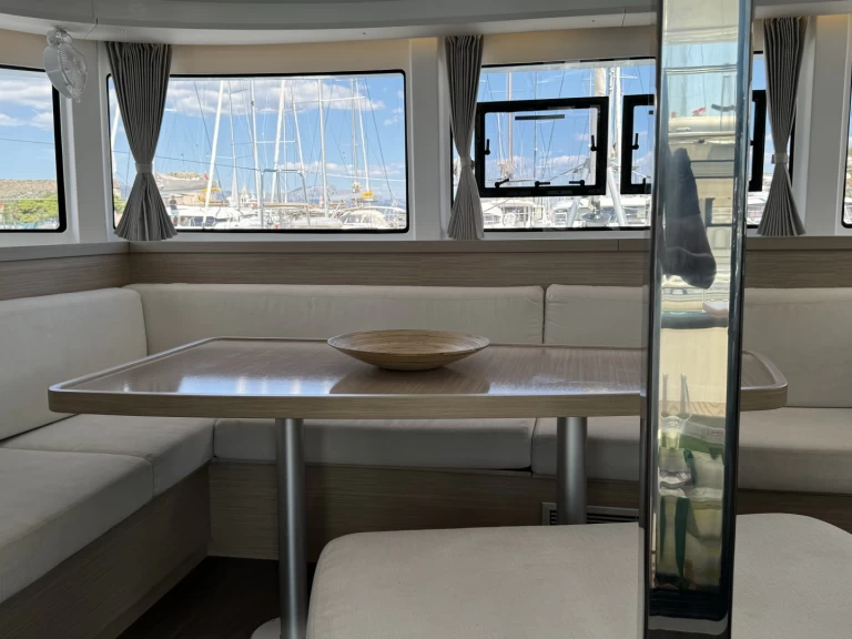 Huur Catamaran met of zonder schipper Lagoon in Trogir