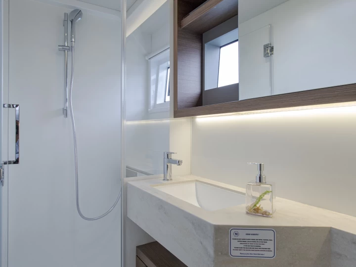 Huur Catamaran met of zonder schipper Lagoon in Trogir