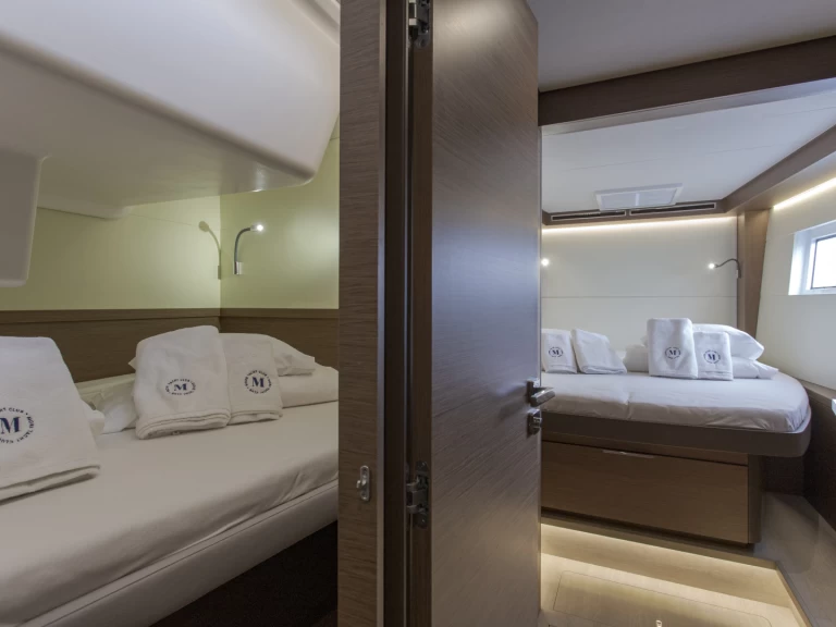 Verhuur Catamaran Lagoon met vaarbewijs