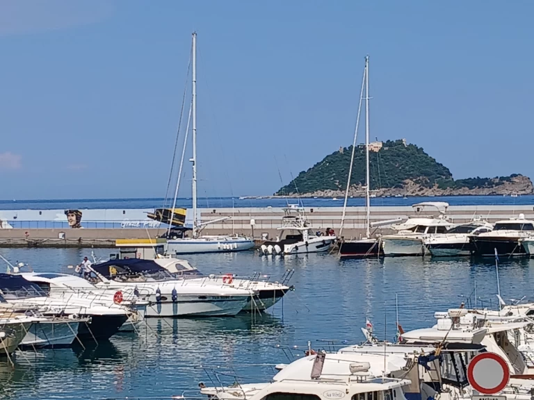 Verhuur Motorboot Cantieri Estensi met vaarbewijs