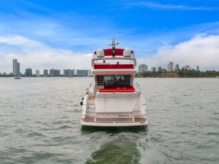 Huur een Sunseeker 70  in Miami Beach