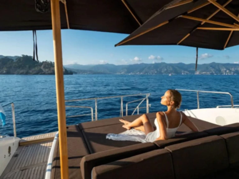 Verhuur Jacht Mangusta met vaarbewijs