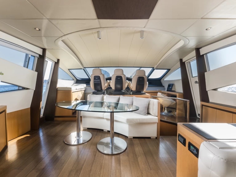 Pershing Pershing 90 te huur van particulier of professional in Ibiza Town