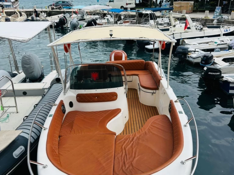 Huur Motorboot met of zonder schipper Saver in Sarandë