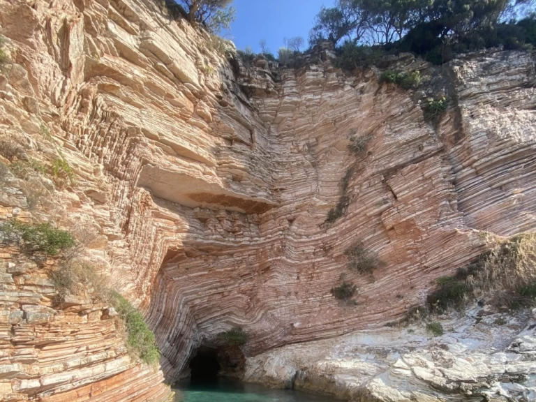 Saver Saver 690 Open te huur van particulier of professional in Sarandë