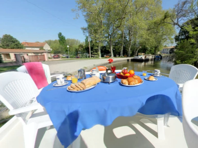 Bootverhuur Le Boat Royal Classique in Saint-Jean-de-Losne via SamBoat