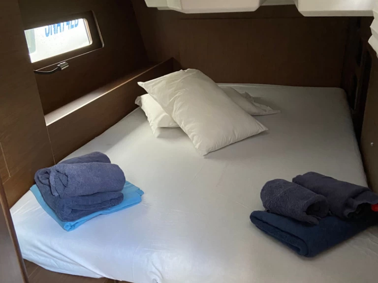 Huur een Bénéteau Oceanis 46.1 in Cannigione