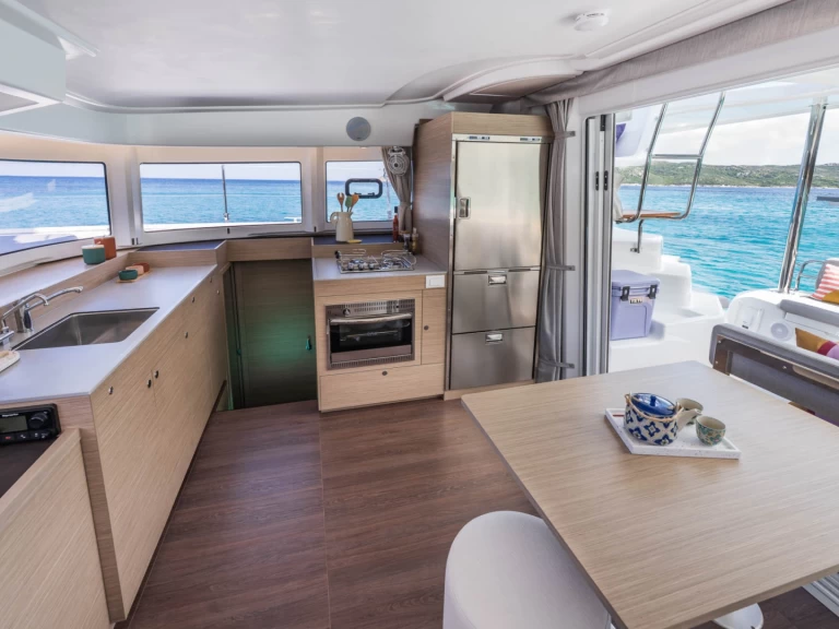 Jachthuur in Split - Lagoon Lagoon 38 via SamBoat