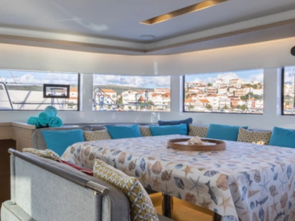 Bootverhuur Lagoon Lagoon 51 in Trogir via SamBoat