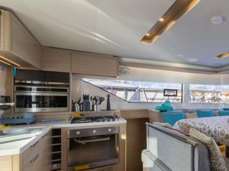 Huur Catamaran met of zonder schipper Lagoon in Trogir