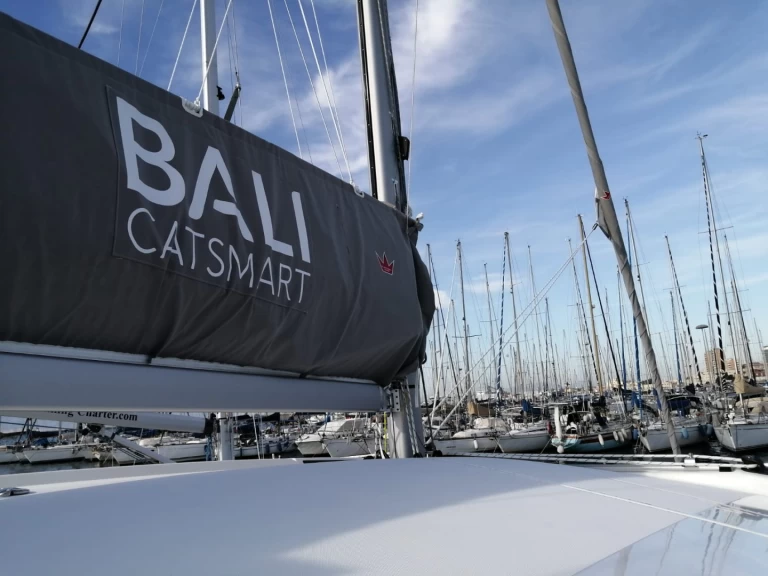 Catamaran te huur in Cagliari voor de beste prijs