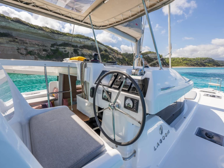 Verhuur Catamaran in Split - Lagoon Lagoon 38