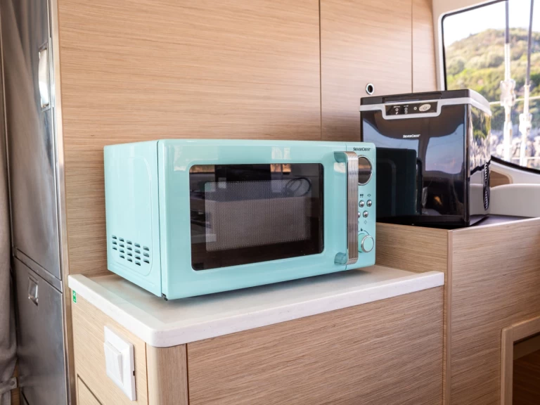 Bootverhuur Lagoon Lagoon 43 in Lefkáda via SamBoat