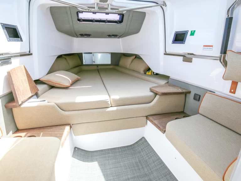 Huur een Axopar Axopar 37 XC Cross Cabin in Eretria