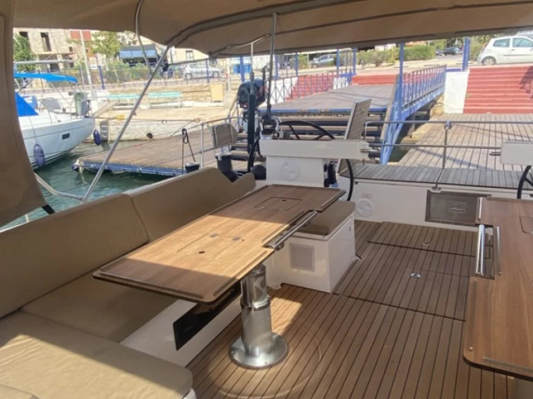 Jachthuur in Álimos - Bavaria Bavaria C57 Style via SamBoat