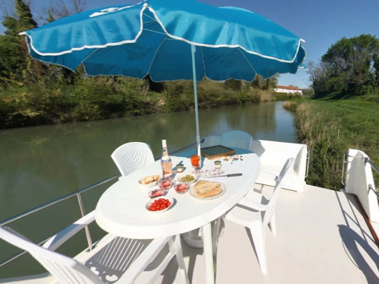 Motorboot te huur in Fontenoy-le-Château voor de beste prijs