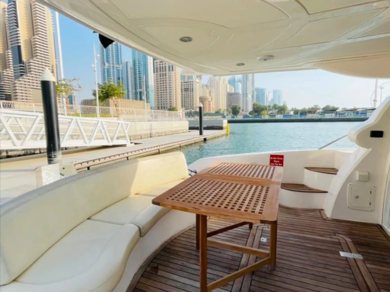 Huur Jacht met of zonder schipper Majesty Yachts in Dubai Marina