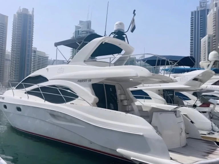 Jacht te huur in Dubai Marina voor de beste prijs