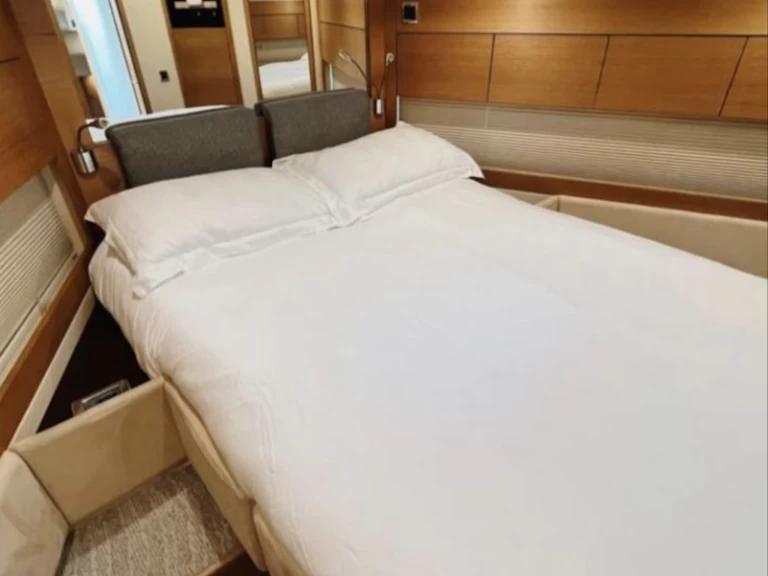 Bootverhuur Dubai Marina goedkoop Phantom, 52 