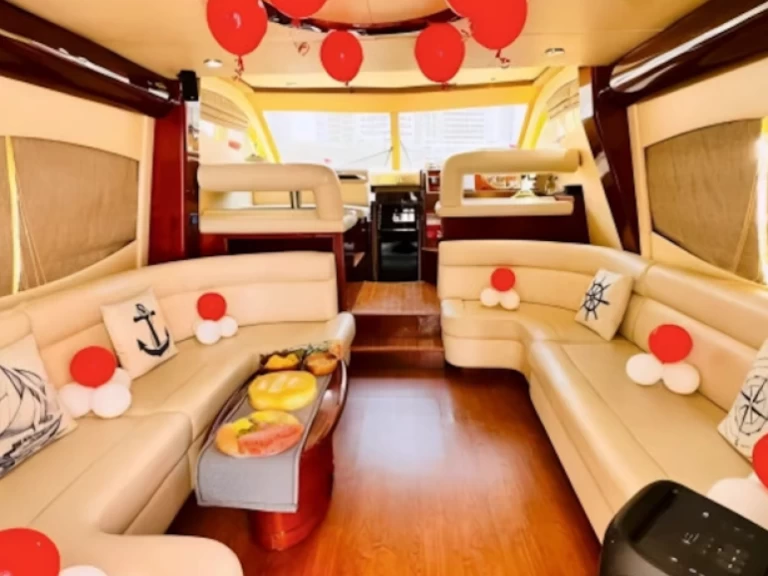 Bootverhuur Majesty Yachts 50 in Dubai Marina via SamBoat