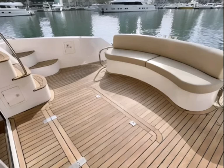 Huur Jacht met of zonder schipper Majesty Yachts in Dubai Marina