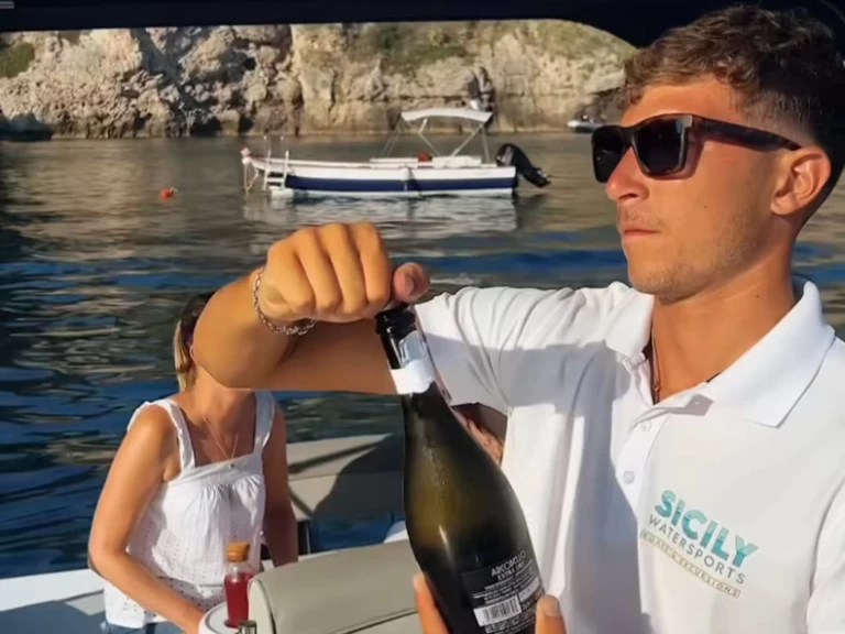 Bootverhuur LIVER CABIN 36 in Letojanni via SamBoat