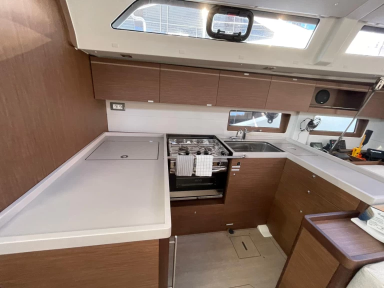 Bootverhuur Bénéteau Oceanis 51.1 in Horta via SamBoat