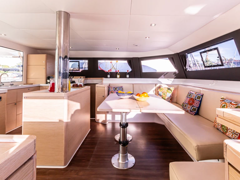 Huur een Dufour Dufour Catamarans 48 Sail in Palermo