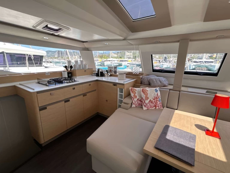 Verhuur Catamaran in Salerno - Fountaine Pajot Elba 45