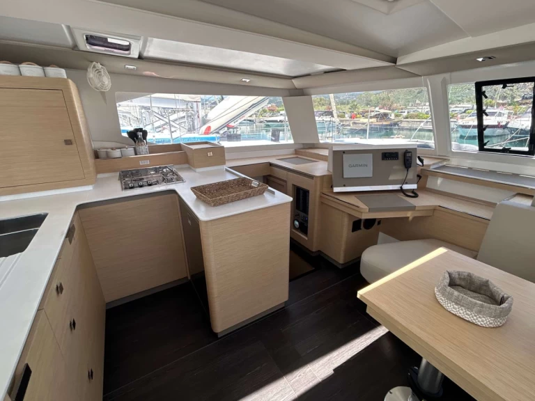 Jachthuur in Salerno - Fountaine Pajot Astrea 42 via SamBoat
