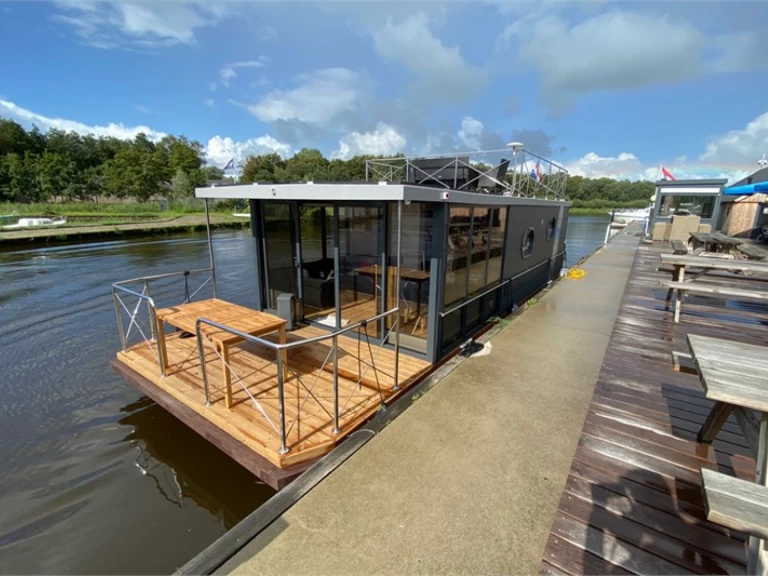 Bootverhuur Campi Campi 400 in Drachten via SamBoat