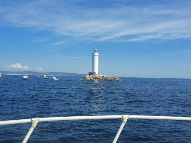 Verhuur Motorboot Piantoni met vaarbewijs