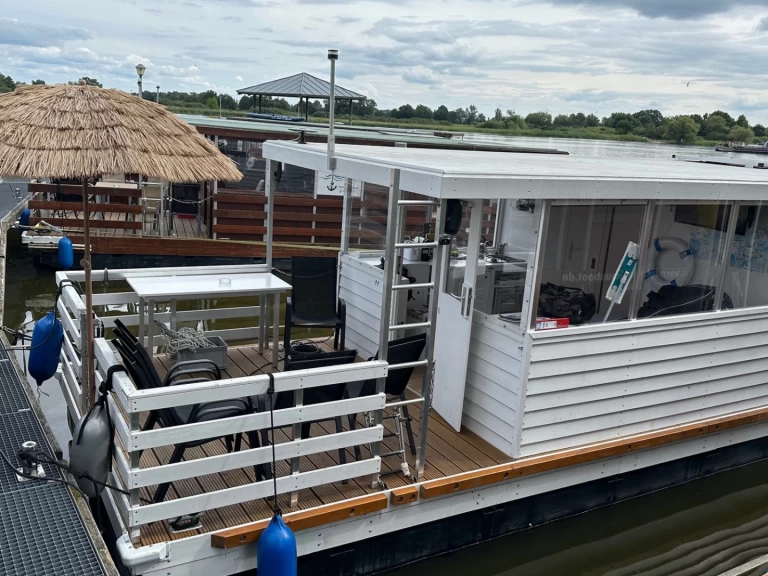 Bootverhuur TS840 840 in Radewege via SamBoat