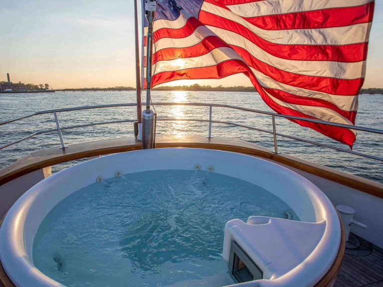 Verhuur Jacht Palmer Johnson met vaarbewijs